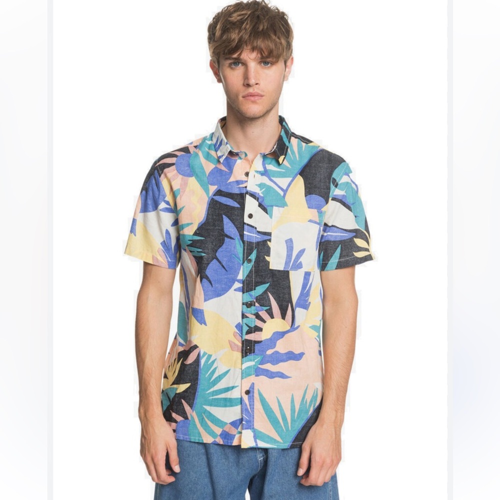 Quiksilver Tropical Flow Short
Sleeve Shirt Snow White Tropical
Floral Sz Medium